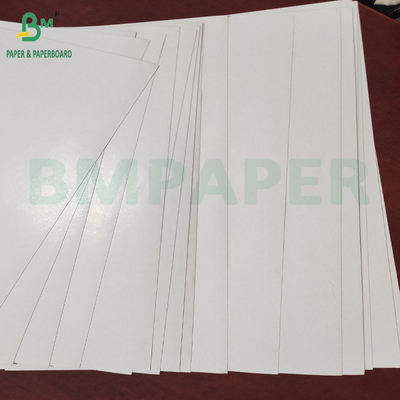 Bir tarafta Beyaz Kaplı Üstün Güçlü Kraftliner Beyaz Üst Kağıt 140g-220g