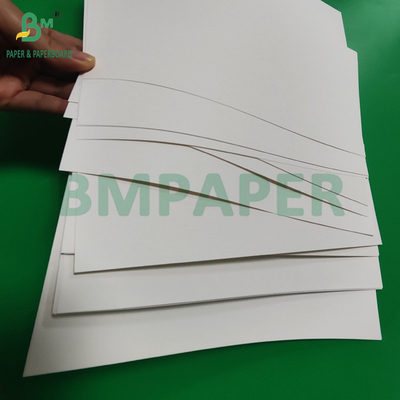 200 gm 250 gm Beyaz Kraft Kağıdı Alışveriş Çantaları Yıkım Dayanıklı 72 x 102cm