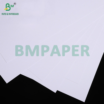 300 gm 350 gm Hangtag için beyaz kaplamamış karton Yüksek pürüzsüzlük 70 x 100cm