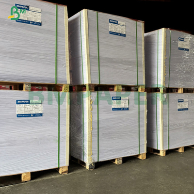 300 gm 350 gm Hangtag için beyaz kaplamamış karton Yüksek pürüzsüzlük 70 x 100cm