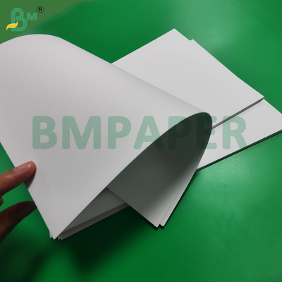 2 taraflı kaplamamış SBS Katı Beyazlanmış Karton Giyim Etiketleri için 400gm 450gm